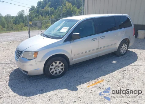 2009 Chrysler Town & Country Lx from USA, damaged, VIN 2A8HR44EX9R619819